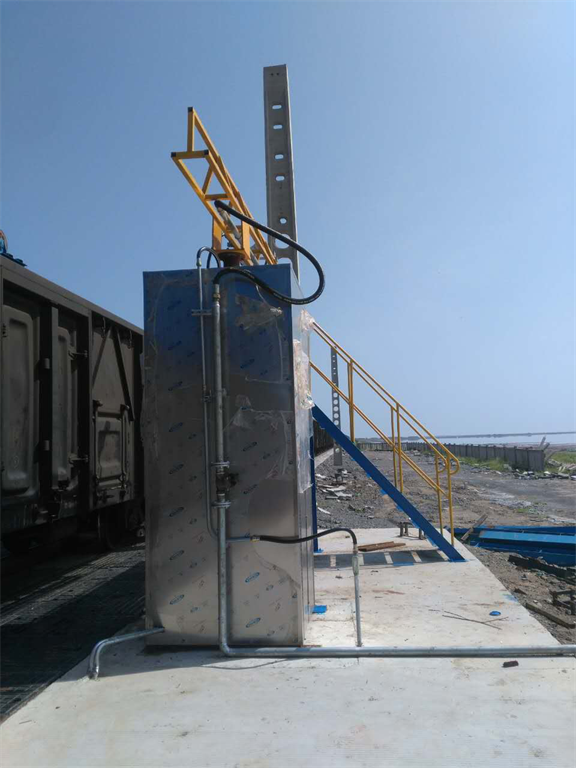 <b>运煤車(chē)防冻液喷洒装置</b>厂家